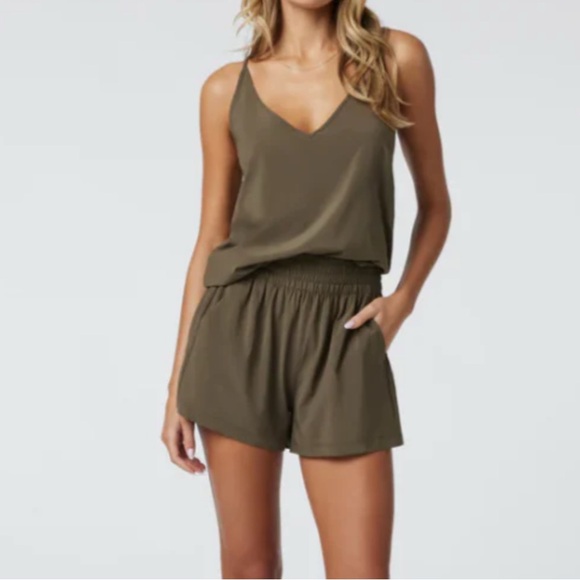 Vuori Villa Cami, Size Small NWT. Color Army. - Picture 6 of 7